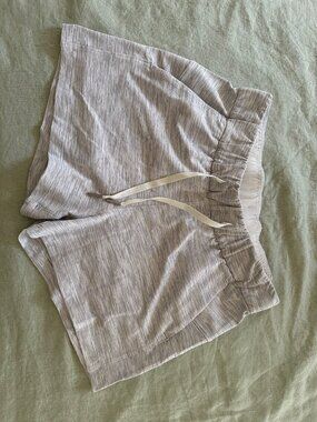 Lululemon On the Fly Short, Sz 4